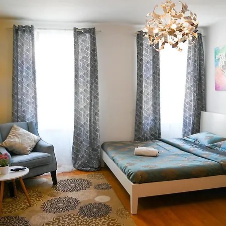Backpacker Apartment Bahnhof Vienna Exterior photo